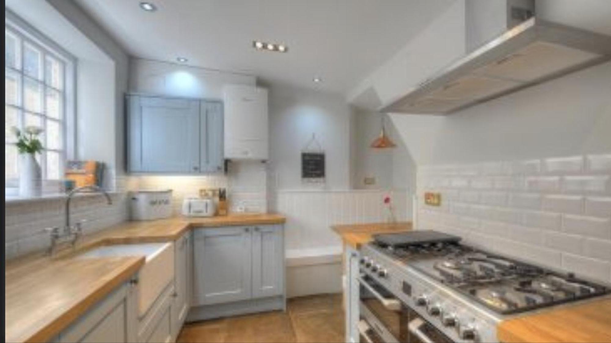 Little Monmouth 4 Bedroom Cottage, Old Town Lyme Regis, Dog Friendly And Parking Exteriör bild
