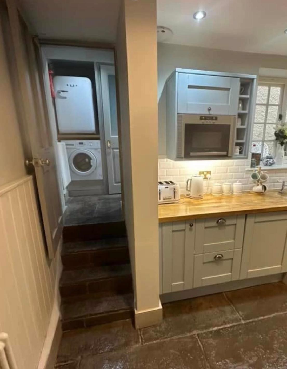 Little Monmouth 4 Bedroom Cottage, Old Town Lyme Regis, Dog Friendly And Parking Exteriör bild