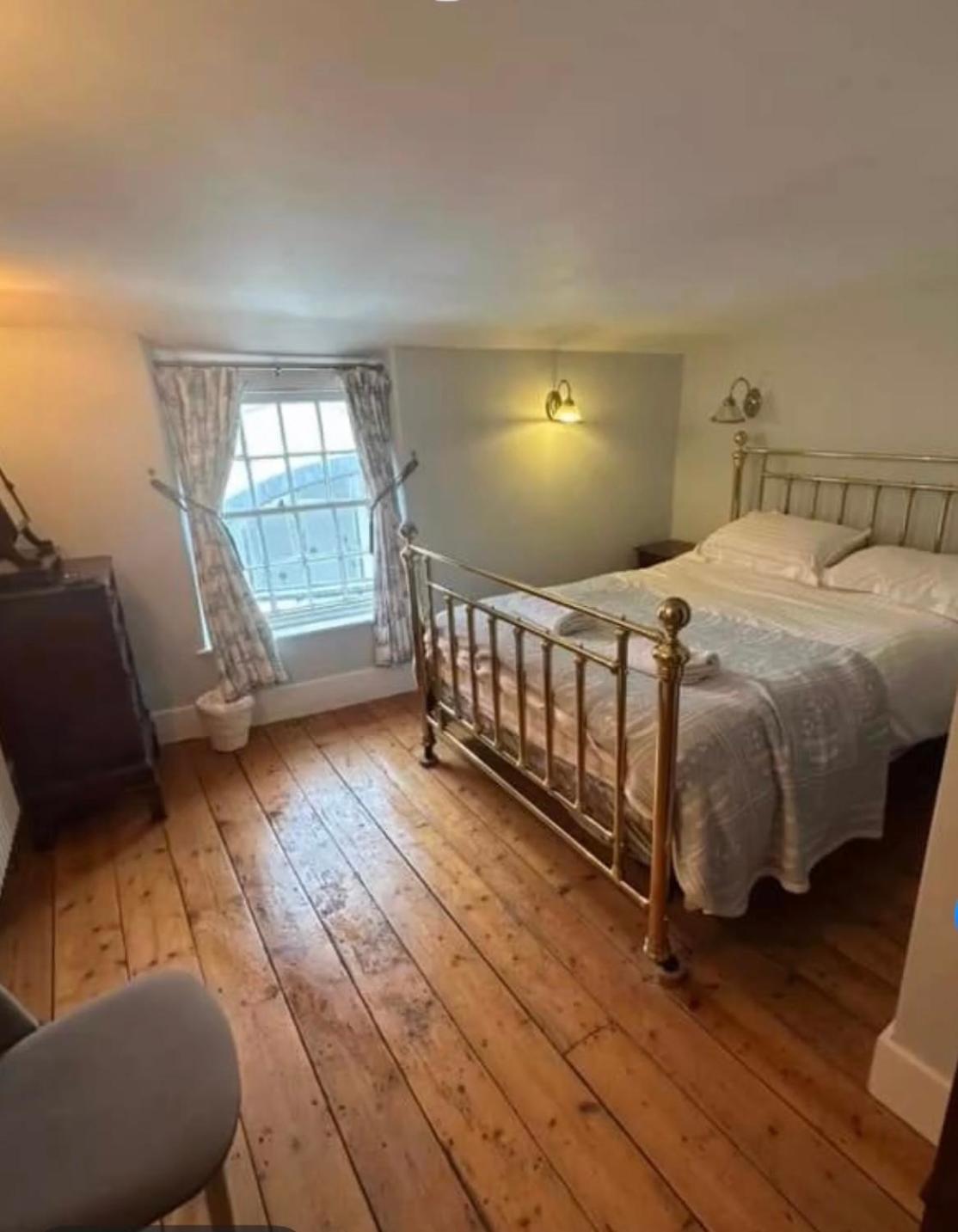 Little Monmouth 4 Bedroom Cottage, Old Town Lyme Regis, Dog Friendly And Parking Exteriör bild