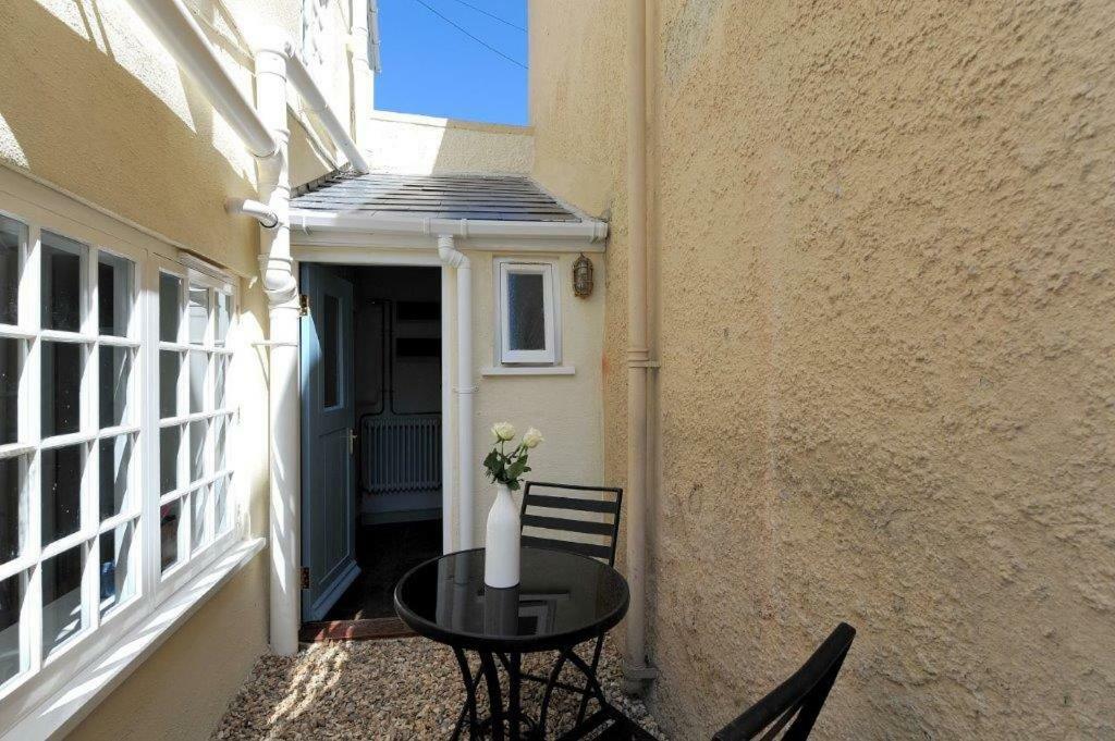 Little Monmouth 4 Bedroom Cottage, Old Town Lyme Regis, Dog Friendly And Parking Exteriör bild